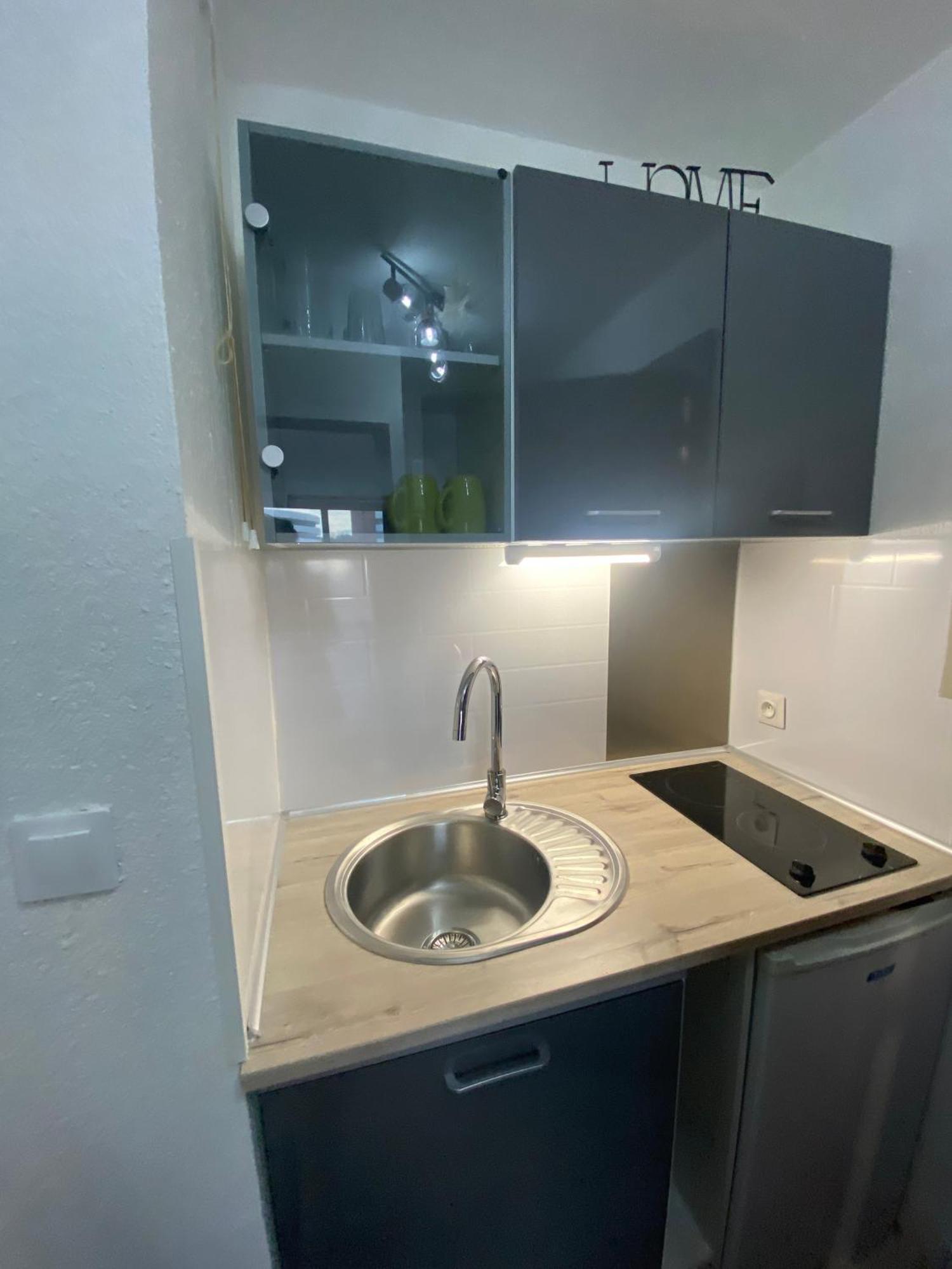 Studio Centre Port Avec Piscine Residence Port Richelieu 아그 외부 사진