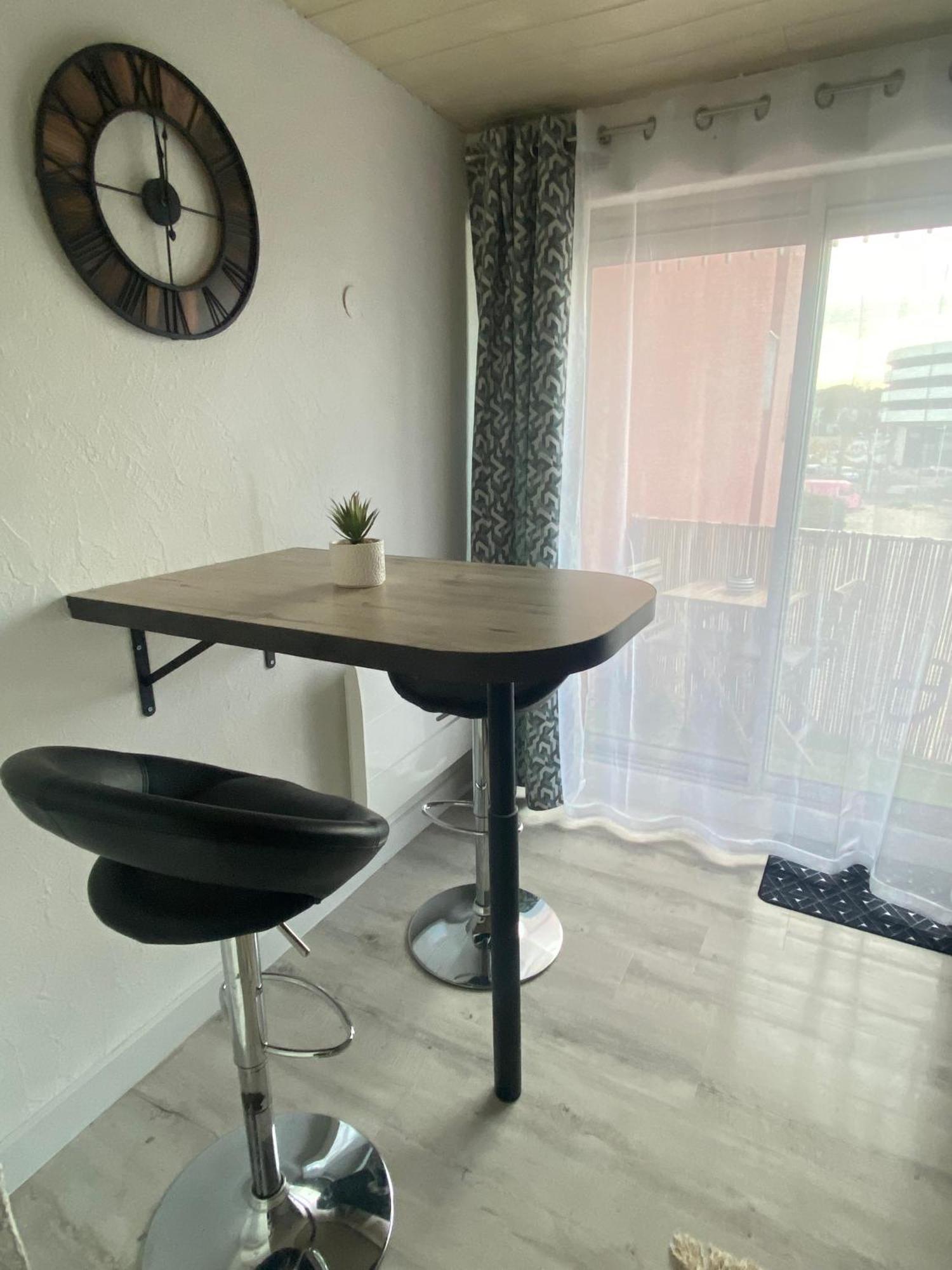 Studio Centre Port Avec Piscine Residence Port Richelieu 아그 외부 사진